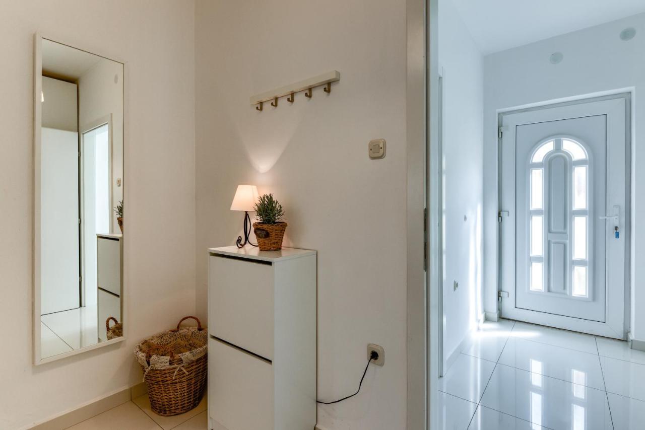 Lrs 2 Apartment In The Centar Of Zara Esterno foto