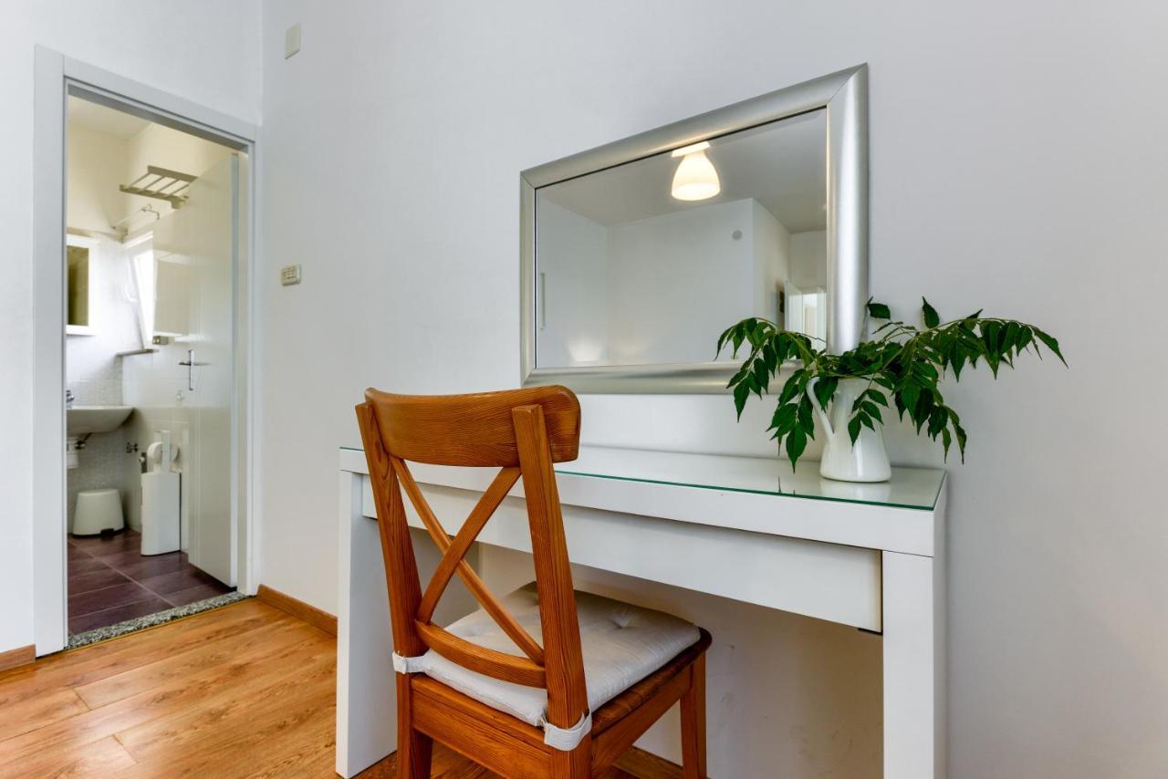 Lrs 2 Apartment In The Centar Of Zara Esterno foto